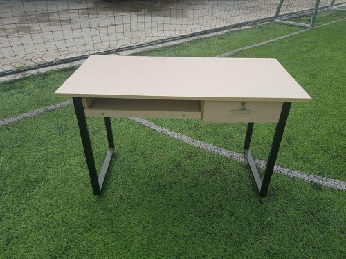 Bàn chân sắt ray phím 1m2x0.6 Bàn chân sắt ray phím 1m2x0.6
