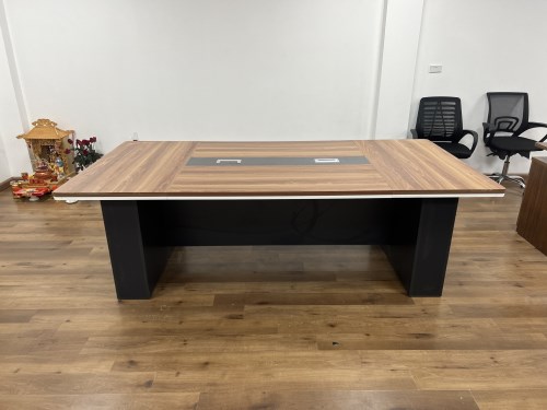 Bàn họp chân hộp 2m4x1m2 cao cấp Bàn họp chân hộp 2m4x1m2 cao cấp