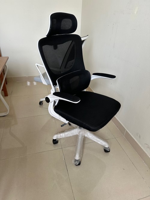 Ghế CTH 418 màu đen trắng Ghế CTH 418 màu đen trắng